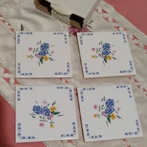 VINTAGE PORTUGAL FLORAL TILE/TRIVET COASTERS SET OF 4